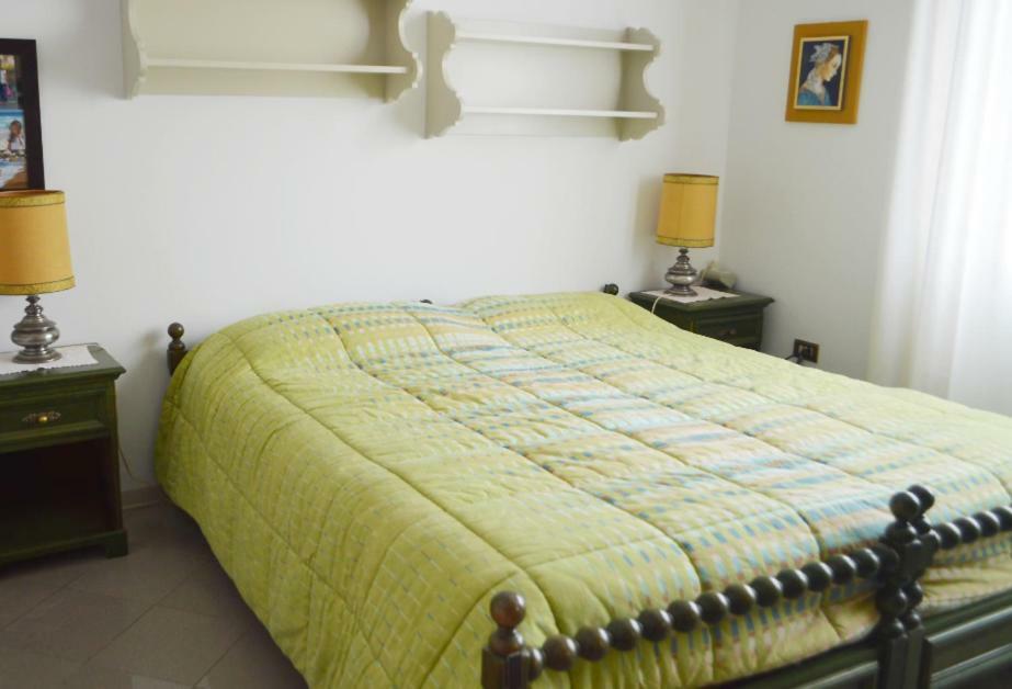אמפולי L'Alloggio Di Anna Maria Camera Con Bagno Privato מראה חיצוני תמונה
